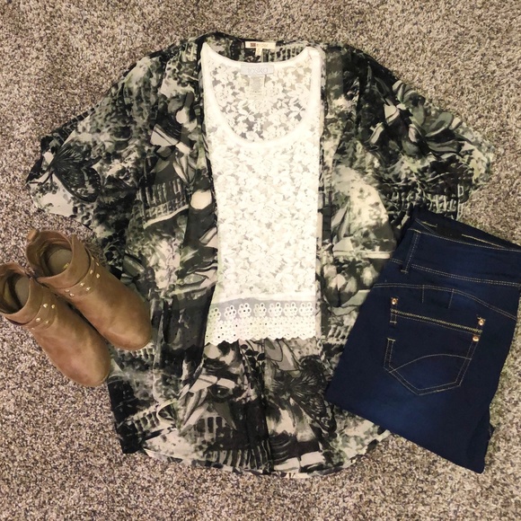 Hayden Tops - Cityscape Kimono
